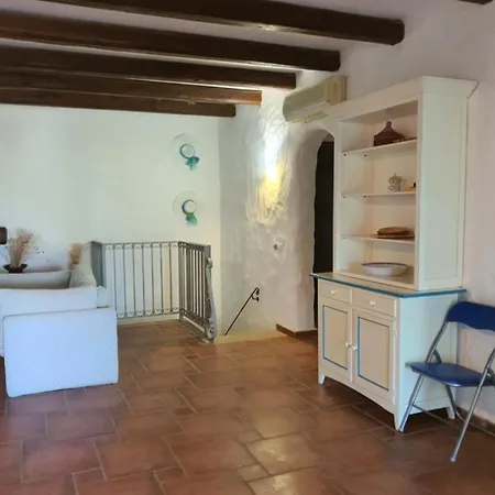 Βίλα Laura, Fronte Piscina E Giardino Privato Villasimius